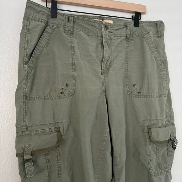 Vintage Faded Glory Womens Green Cargo Capri Pant Cuffed Utility Outdoor Size 16 - Picture 2 of 10